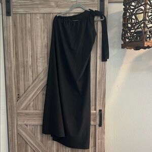 NWOT Elegant Black Women's Off the Shoulder Dress Size M